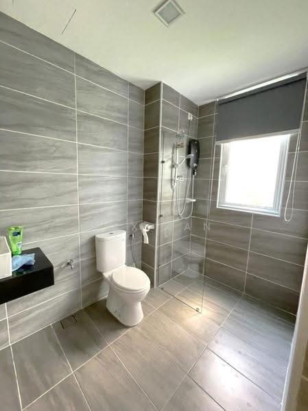 Service Residence for Sale at KSL Residence @ Daya - Max Kan - Bathroom - PropertyGuru.com.my