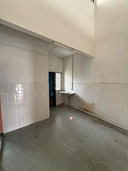 Rumah Teres 1-Tingkat untuk Dijual di Taman Puteri Wangsa (Ulu Tiram) - Carson . - Kitchen - PropertyGuru.com.my