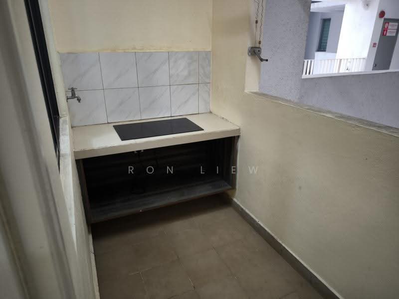 Kediaman Servis untuk Disewa di 8 Kinrara - Ron Liew - Balcony - PropertyGuru.com.my