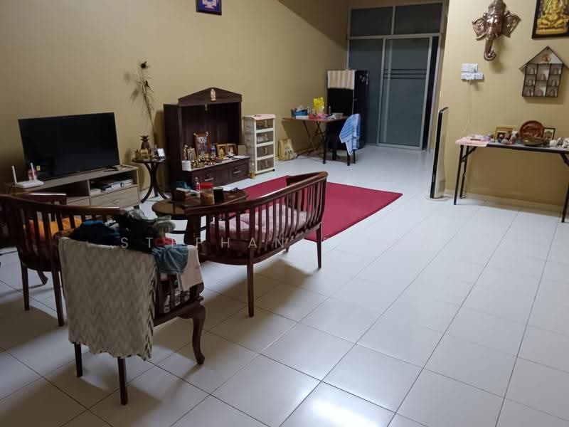Rumah Teres untuk Dijual di Bandar Botanic (Klang) - Stephanie Yap - Living Room - PropertyGuru.com.my