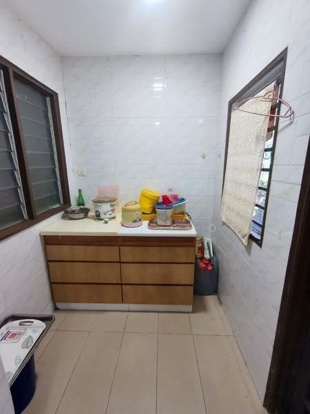 Rumah Teres untuk Dijual di TAMAN PUCHONG UTAMA (Puchong) - Eric Foo - Kitchen - PropertyGuru.com.my