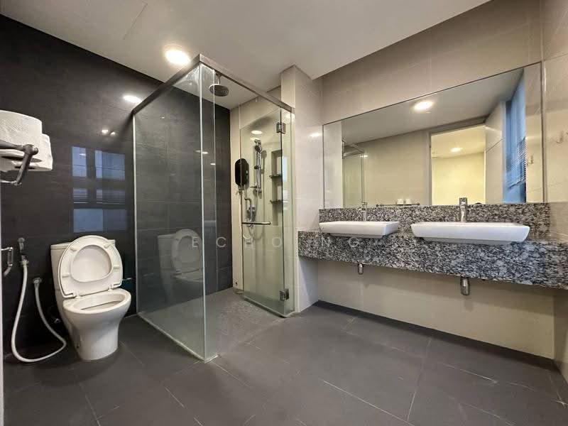 Kondominium untuk Dijual di The Westside One - Echo Ng - Bathroom - PropertyGuru.com.my