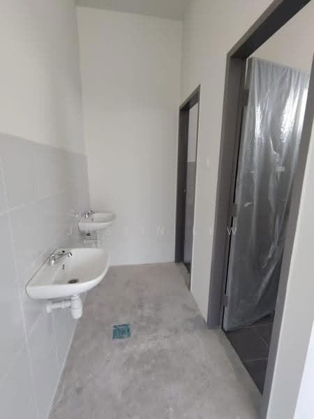 Shop / Office untuk Disewa di Rasah Kemayan (Seremban 2) - Justin Lew - Bathroom - PropertyGuru.com.my