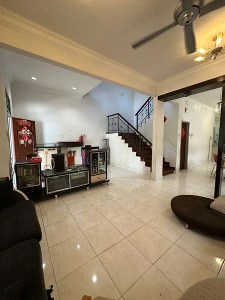 Rumah Teres 1.5-Tingkat untuk Dijual di Taman Pelangi Indah (Ulu Tiram) - Elston Chong - Living Room - PropertyGuru.com.my