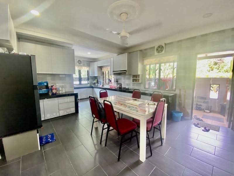 2-storey Terraced House for Sale in Seksyen 3 (Bangi) - Ashraff Daniel - Kitchen - PropertyGuru.com.my