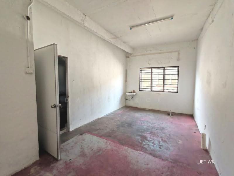 Shop for Sale in Taman Pandamaran Permai (Klang) - Daniel Kok - Interior - PropertyGuru.com.my