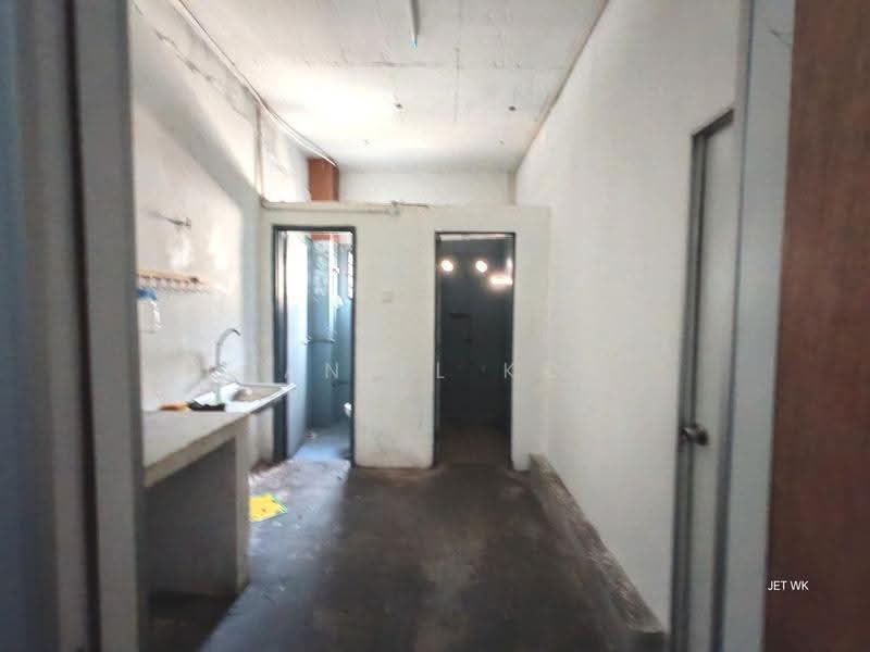 Shop for Sale in Taman Pandamaran Permai (Klang) - Daniel Kok - Interior - PropertyGuru.com.my