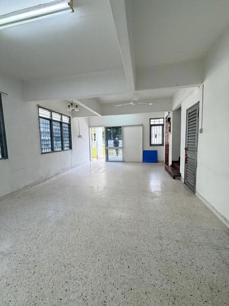 Rumah Berkembar untuk Dijual di Batu Pahat (Johor) - NGO - Living Room - PropertyGuru.com.my