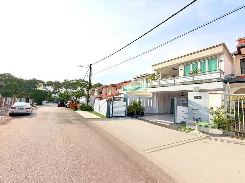 2-storey Terraced House for Sale in Bandar Sri Damansara (Selangor) - Nazri Hassan - Exterior - PropertyGuru.com.my