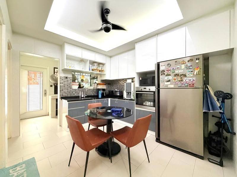 2-storey Terraced House for Sale in Bandar Sri Damansara (Selangor) - Nazri Hassan - Kitchen - PropertyGuru.com.my
