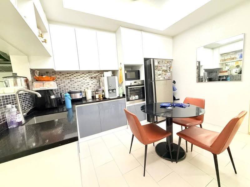 2-storey Terraced House for Sale in Bandar Sri Damansara (Selangor) - Nazri Hassan - Kitchen - PropertyGuru.com.my