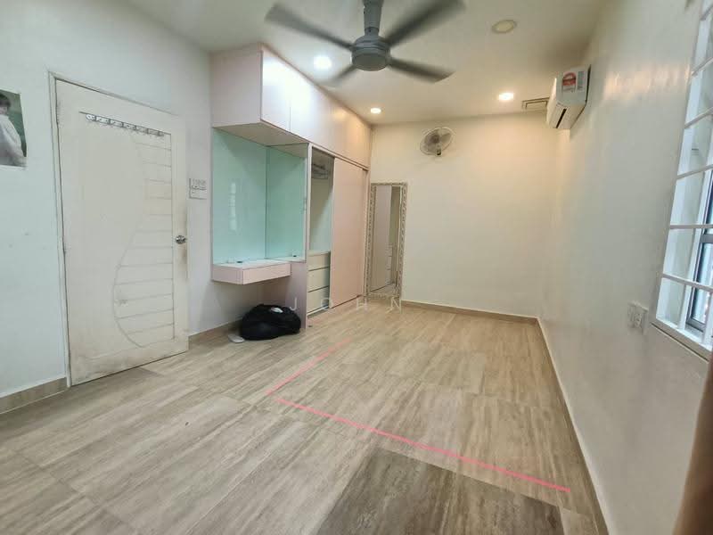 2-storey Terraced House for Sale in Taman Wawasan (Puchong) - John Lee - Bedroom - PropertyGuru.com.my
