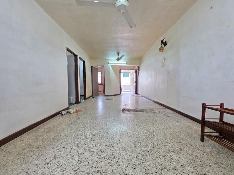 Apartment for Sale at Taman Kampar - Tavyi Poh - Living Room - PropertyGuru.com.my