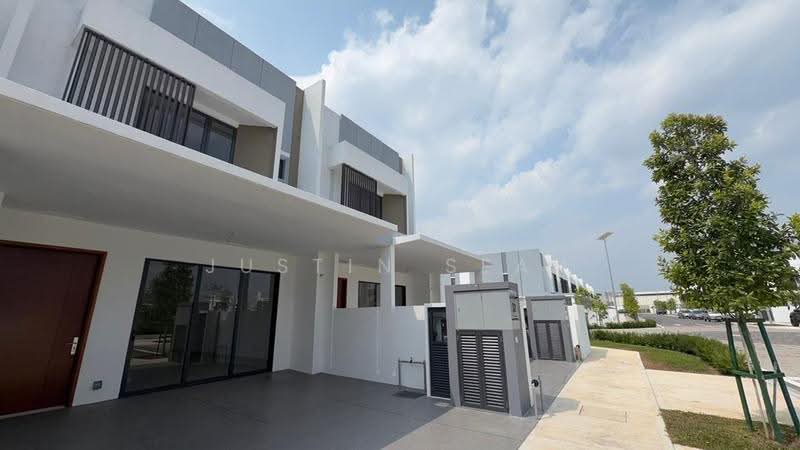2-storey Terraced House for Sale in Twentyfive7 (Tanjong Duabelas) - Justin Seah - Exterior - PropertyGuru.com.my