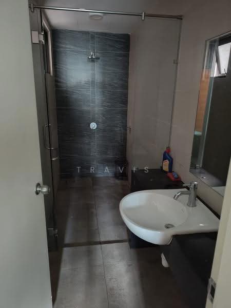 Kediaman Servis untuk Disewa di Pearl Suria - Travis Wong - Bathroom - PropertyGuru.com.my