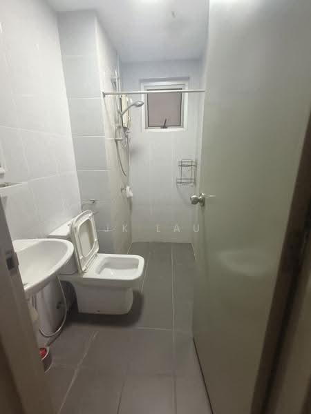 Kondominium untuk Disewa di The Edge Residence - JK Lau - Bathroom - PropertyGuru.com.my