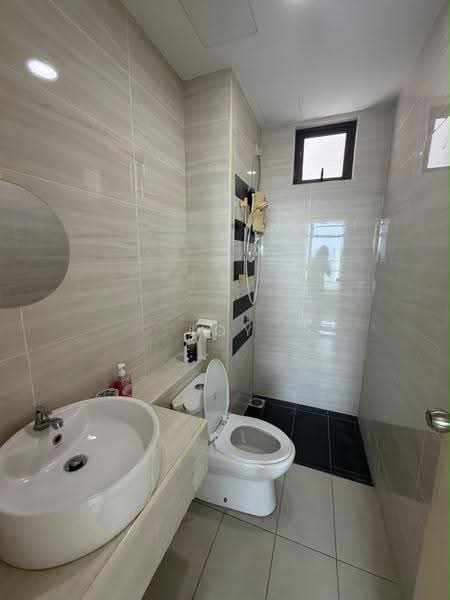 Kediaman Servis untuk Disewa di D'Summit Residences - Joy Min - Bathroom - PropertyGuru.com.my