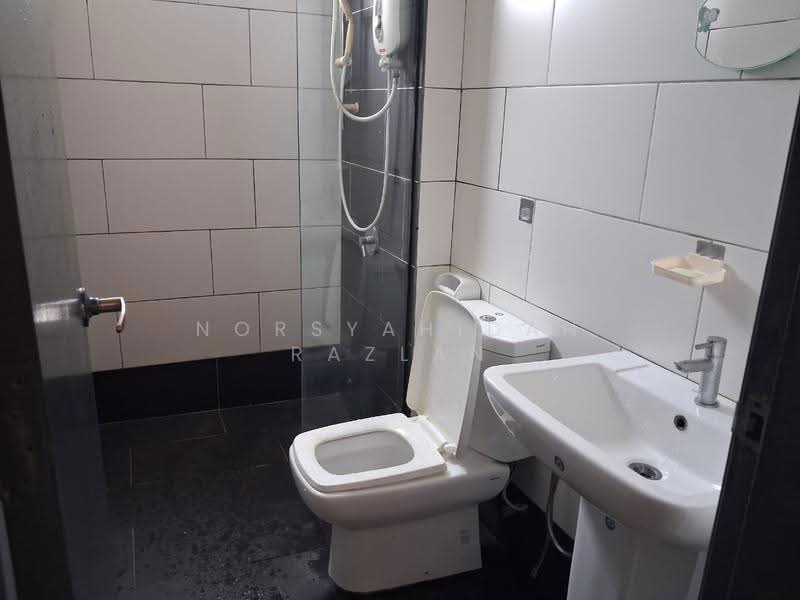 Kondominium untuk Disewa di Selayang 18 - Norsyahidah Razlan - Bathroom - PropertyGuru.com.my