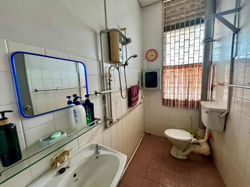 2-storey Terraced House for Sale in Pulau Tikus (Penang) - Ping Koay - Bathroom - PropertyGuru.com.my