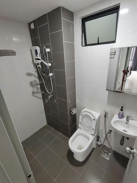 Kondominium untuk Disewa di Legendview - KY Lau - Bathroom - PropertyGuru.com.my