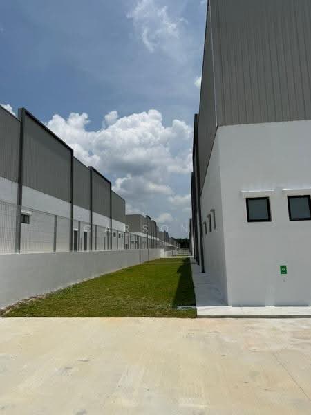 Semi-D Factory for Rent in Eco Business Park 1 (Johor Bahru) - Carson . - Exterior - PropertyGuru.com.my