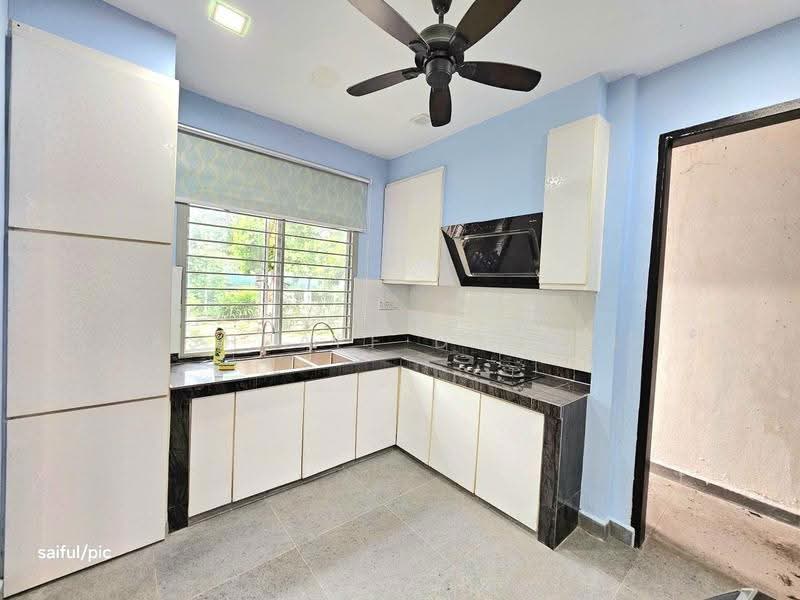 Rumah Teres 2-Tingkat untuk Dijual di Kota Kemuning (Shah Alam) - Ashraff Daniel - Kitchen - PropertyGuru.com.my