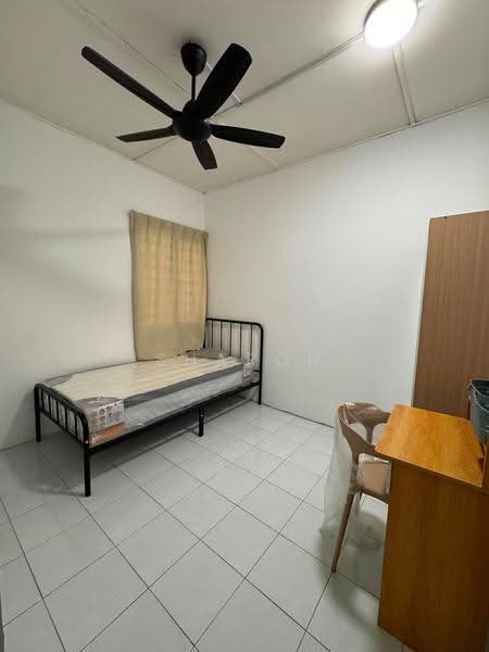 Townhouse for Rent in Taman Impian Indah (Sungai Buloh) - Sharon Wong - Bedroom - PropertyGuru.com.my