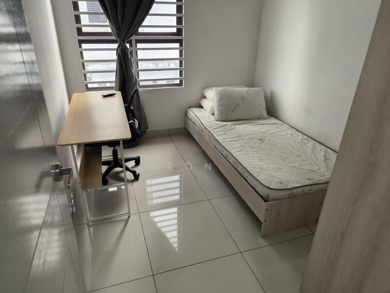Kediaman Servis untuk Dijual di Ten Kinrara - Ron Liew - Bedroom - PropertyGuru.com.my
