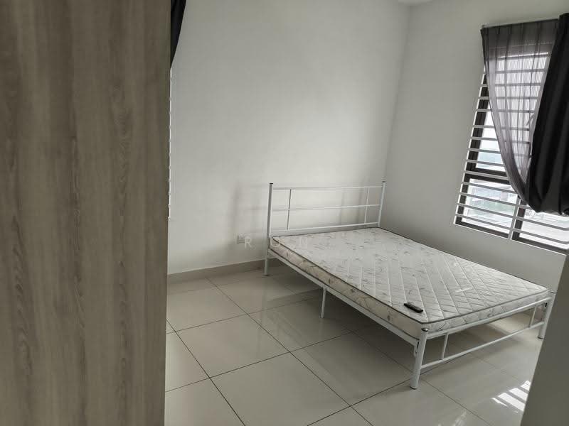 Kediaman Servis untuk Dijual di Ten Kinrara - Ron Liew - Bedroom - PropertyGuru.com.my