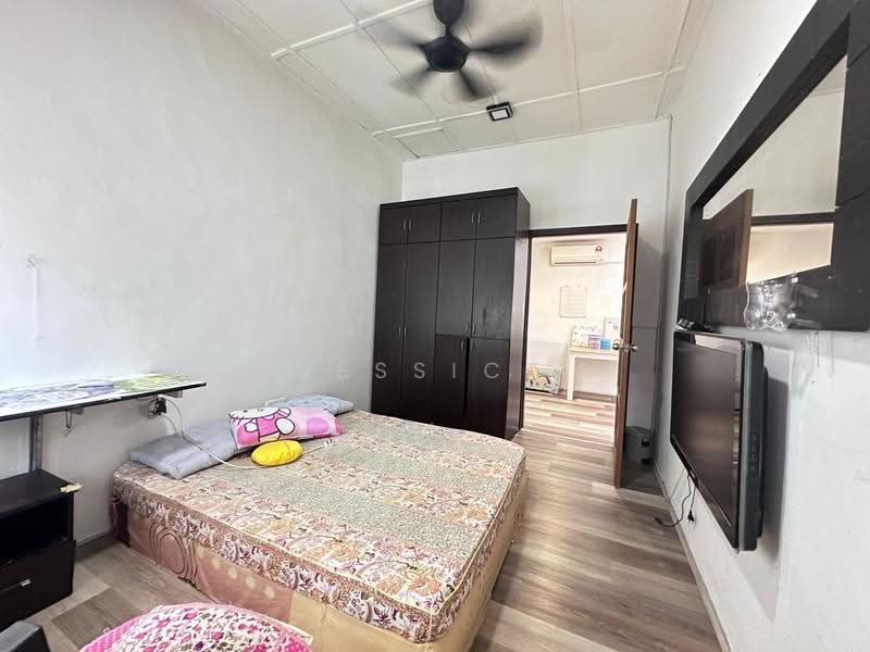 2-storey Terraced House for Rent in Taman Sri Intan (Johor Bahru) - Jessica Boey - Bedroom - PropertyGuru.com.my