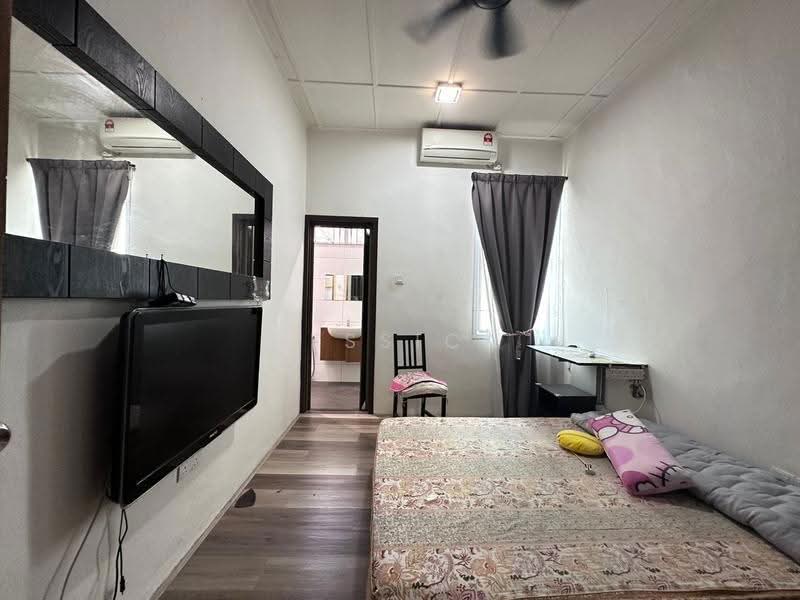 2-storey Terraced House for Rent in Taman Sri Intan (Johor Bahru) - Jessica Boey - Bedroom - PropertyGuru.com.my