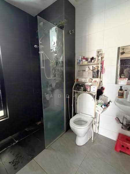 Service Residence for Rent at Paramount Utropolis - Addy Ng - Bathroom - PropertyGuru.com.my