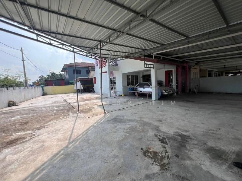 Rumah Teres 2-Tingkat untuk Dijual di Seksyen 7 (Bangi) - Azli Ibrahim - Exterior - PropertyGuru.com.my