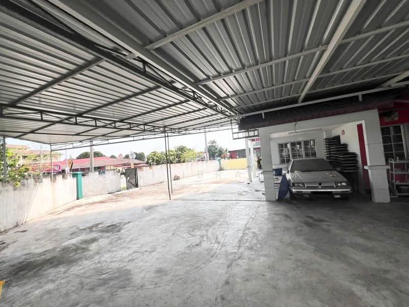 Rumah Teres 2-Tingkat untuk Dijual di Seksyen 7 (Bangi) - Azli Ibrahim - Exterior - PropertyGuru.com.my