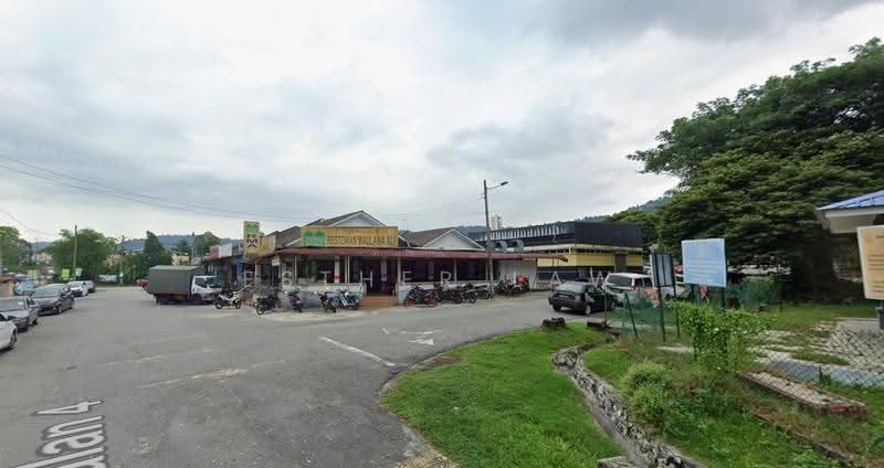 Shop for Sale in Kampung Tasik Tambahan (Ampang) - Esther Law - Exterior - PropertyGuru.com.my