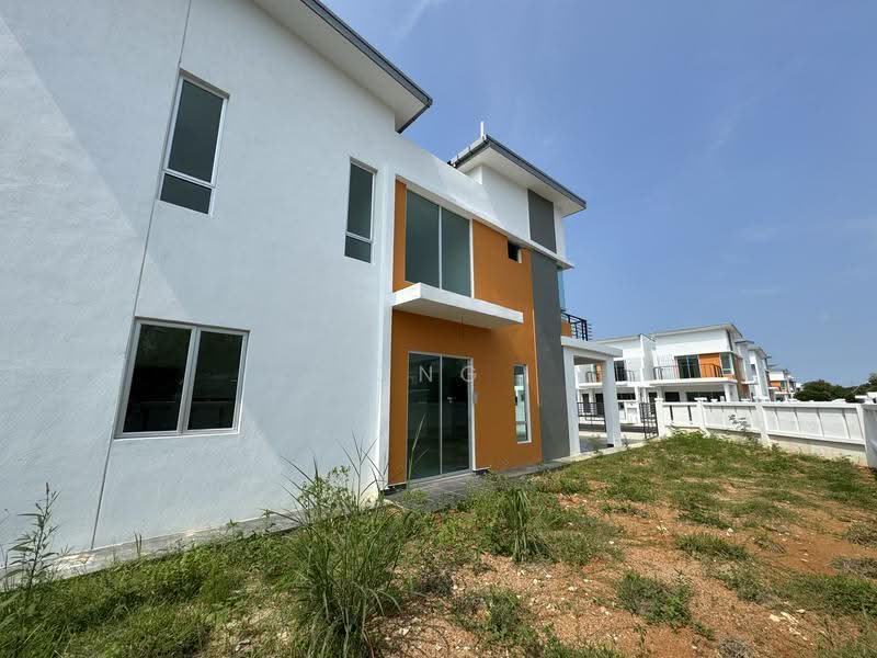 Terraced House for Rent in Bandar Springhill (Jimah) - Ong Jia Hui - Exterior - PropertyGuru.com.my