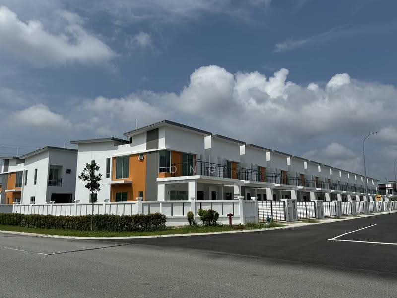 Terraced House for Rent in Bandar Springhill (Jimah) - Ong Jia Hui - Exterior - PropertyGuru.com.my