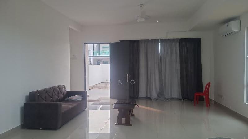 Terraced House for Rent in Bandar Springhill (Jimah) - Ong Jia Hui - Living Room - PropertyGuru.com.my