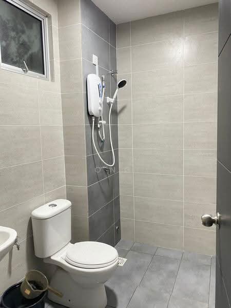 Terraced House for Rent in Bandar Springhill (Jimah) - Ong Jia Hui - Bathroom - PropertyGuru.com.my