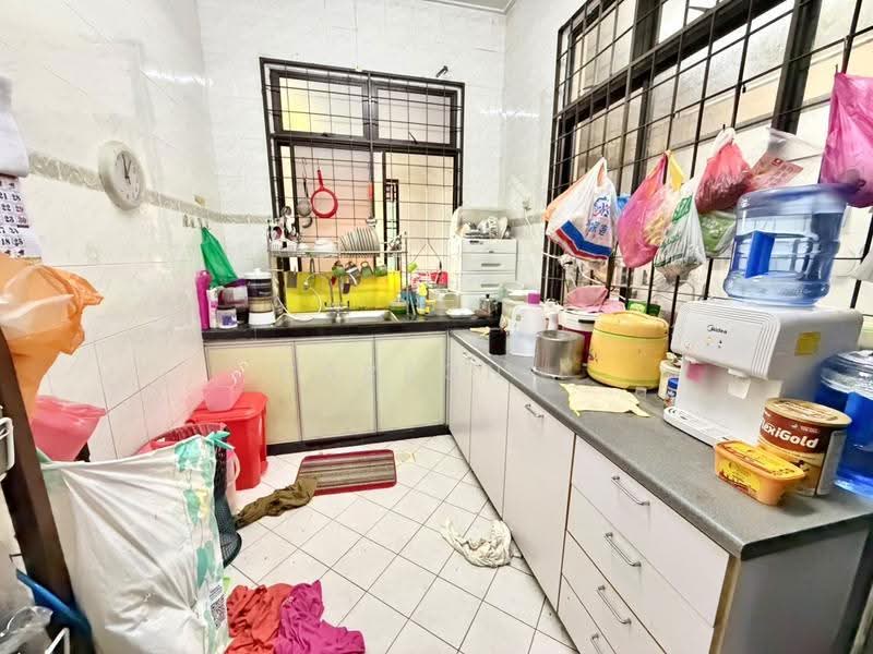 Rumah Teres 1-Tingkat untuk Dijual di Taman Daya (Johor Bahru) - Carson . - Kitchen - PropertyGuru.com.my
