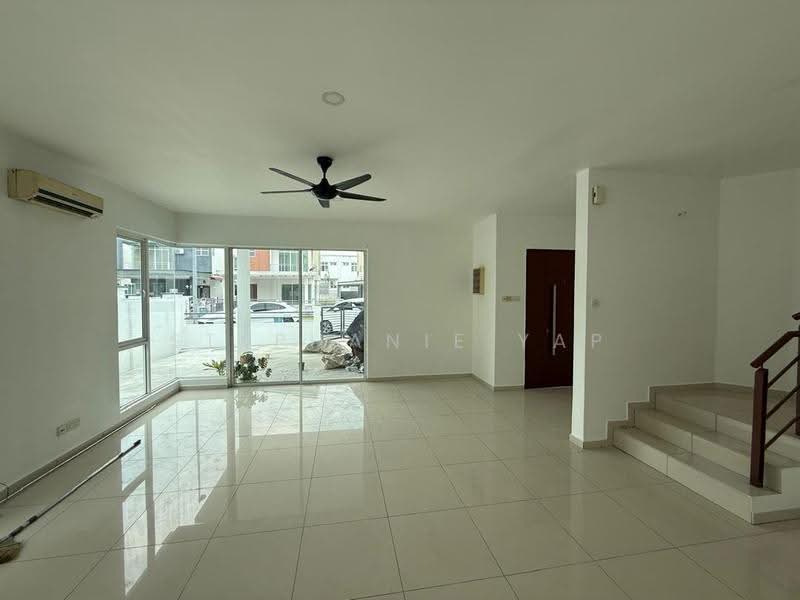 Semi-Detached House for Sale in Taman Seri Jaromas (Jenjarom) - Stephanie Yap - Living Room - PropertyGuru.com.my
