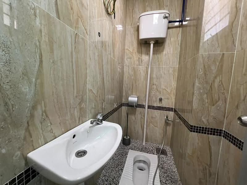 Semi-Detached House for Rent in Taman Anggun (Rawang) - Alex Lee - Bathroom - PropertyGuru.com.my