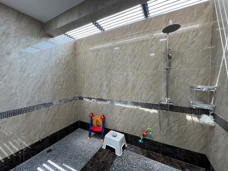Semi-Detached House for Rent in Taman Anggun (Rawang) - Alex Lee - Bathroom - PropertyGuru.com.my