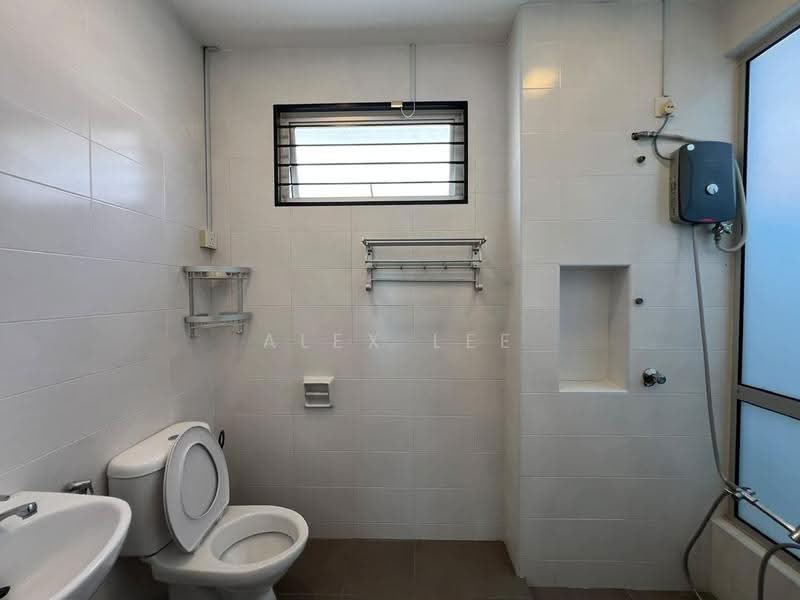 Semi-Detached House for Rent in Taman Anggun (Rawang) - Alex Lee - Bathroom - PropertyGuru.com.my