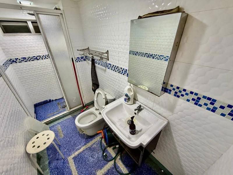 Condominium for Sale at Amadesa Resort Condominium - Hazeman Omar - Bathroom - PropertyGuru.com.my