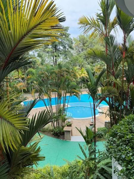 Kondominium untuk Dijual di Datin Halimah Condominium - Zoey Lee - Pool - PropertyGuru.com.my