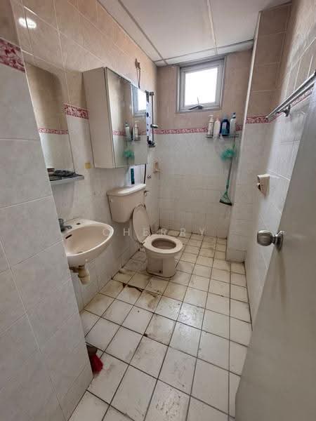 Condominium for Rent at Garden Park - Cherry Wee - Bathroom - PropertyGuru.com.my