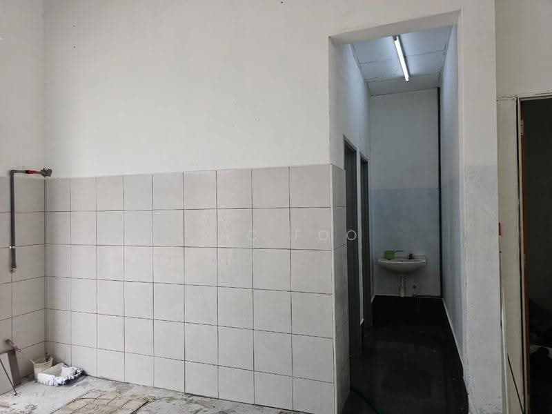 Shop / Office untuk Disewa di Setia Tropika (Johor Bahru) - Eric Foo - Bathroom - PropertyGuru.com.my