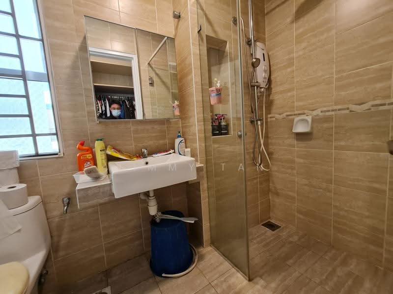 2-storey Terraced House for Sale in Bandar Seri Coalfields (Sungai Buloh) - Jimmy Tan - Bathroom - PropertyGuru.com.my