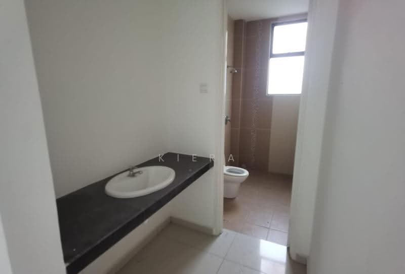 Bungalow House for Sale in Taman Vista Kirana (Bukit Katil) - Kiera Wong - Bathroom - PropertyGuru.com.my